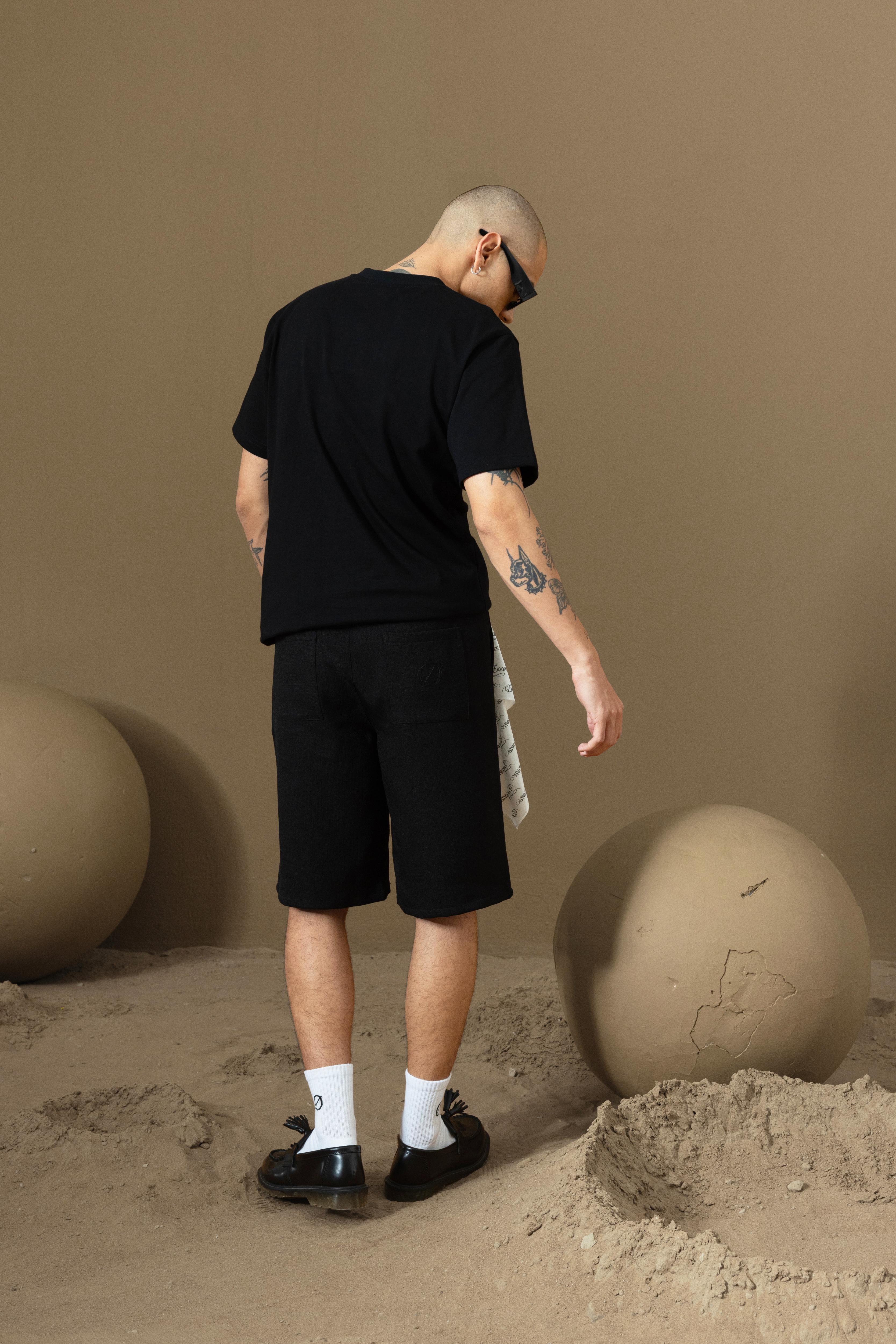 IZAR RELAXED SHORT - BLACK